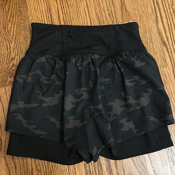 Spanx Booty Boost Double Layer Shorts - Picture 4 of 4